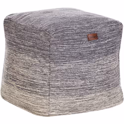 Moderno e morbido pouf a forma cubica. Questo bellissimo pouf a forma cubica è realizzato in puro cotone. Pratico e leggero,  ...