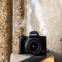 Canon EOS M50 + EF-M 15-45mm IS STM MILC 24,1 MP CMOS 6000 x 4000 Pixel Nero - Vista aggiuntiva 7