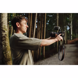 Canon EOS R6 Mark III + RF 24-105mm F4 L IS USM MILC 32,5 MP CMOS 6960 x 4640 Pixel Nero - Vista aggiuntiva 7