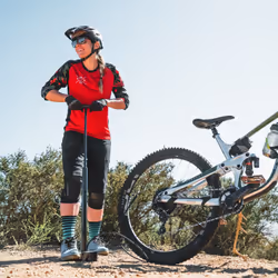 Lezyne Gravel Digital Drive Nero Pompa ad aria manuale