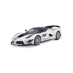 BBURAGO Ferrari FXX-K EVO 1:18 weiss Modello supercar Preassemblato