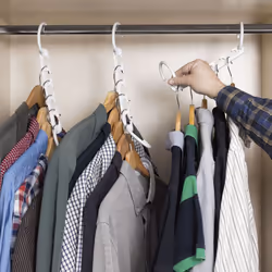 ¡ InnovaGoods ti offre le migliori novità per la tua casa, come Organizzatore di Grucce per 40 Capi Plusrobe InnovaGoods 24 P ...