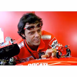 Tamiya Ducati Desmosedic Modellino di moto Kit di montaggio 1:12 - Vista aggiuntiva 5