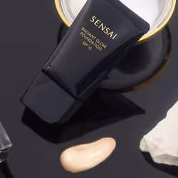 Sensai Radiant Glow Foundation SPF10 RG204 Honey Beige 30 ml - Vista aggiuntiva 3