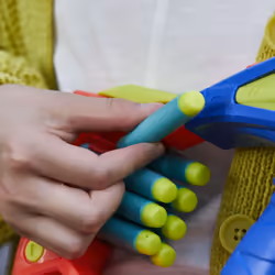 Nerf DinoSquad - Terrodak, 12 dardi Elite, design a forma di dinosauro, blaster in gommapiuma da 4 dardi per giochi all'aperto di bambini e bambine - Vista aggiuntiva 5