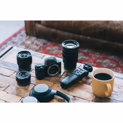 Sony α Alpha ZV-E10L - Mirrorless Vlog ad ottiche intercambiabili, sensore APS-C e obiettivo Power Zoom 16-50mm f / 3.5-5.6 (schermo ad angolazione variabile per vlog, video 4K, Real-time Eye Autofocus) - Vista aggiuntiva 8