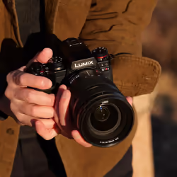 Panasonic Lumix S1IIE mit 24-105mm MILC 24,2 MP CMOS 6000 x 4000 Pixel Nero - Vista aggiuntiva 8