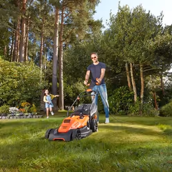 Black & Decker BEMW481ES Tagliaerba a spinta AC Arancione - Vista aggiuntiva 4