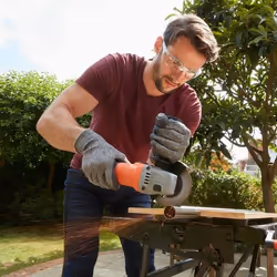 Black & Decker BEG010 smerigliatrice angolare 11,5 cm 12000 Giri/min 710 W 1,7 g - Vista aggiuntiva 4