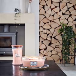 WoodWick Pressed Blooms & Patchouli candela di cera Cilindro Garofano, Legno di cedro, Ginepro, Moss, Fiori d'arancio, Patchouli, Tuberosa, Vetiver Rosa 1 pz - Vista aggiuntiva 2