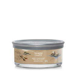 Yankee Candle Amber & Sandalwood candela di cera Rotondo Ambra, Caramello, Cardamomo, Legno di cedro, Lavanda, Patchouli, Pepe, Legno di Sandalo, Fava tonka, Vaniglia Marrone 1 pz