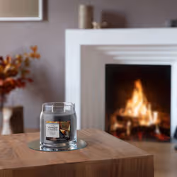 Yankee Candle Crackling Embers candela di cera Cilindro Legnoso Grigio 1 pz - Vista aggiuntiva 2