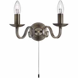 Collezione Richmond CANDELABRI DI CLASSE L'applique in ottone antico Richmond 2LT è perfetta per gli interni sobri di oggi. C ...