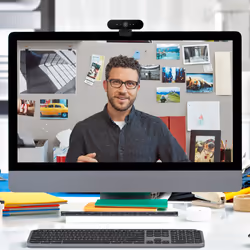 Logitech Brio Stream webcam 4096 x 2160 Pixel USB 3.2 Gen 1 (3.1 Gen 1) Nero - Vista aggiuntiva 5