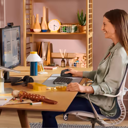 Logitech Lift Mouse Ergonomico Verticale, Senza Fili, Ricevitore Bluetooth o Logi Bolt USB, Clic Silenziosi, 4 Tasti, Compatibile con Windows / macOS / iPadOS, Laptop, PC. Grafite - Vista aggiuntiva 4