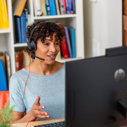 POLY Cuffie Blackwire C5220 con connettore USB-C + cavo inline