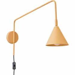 NOX è una lampada da parete dal design leggero ma distintivo, con un lungo braccio in metallo. Il paralume geometrico a forma ...