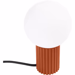 Scoprite HALO, una lampada progettata per diventare il fulcro dei vostri interni. Attira l'attenzione con la sua forma distin ...
