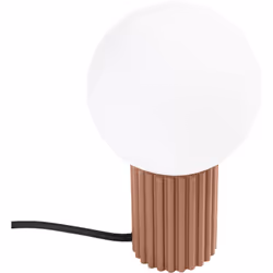 Scoprite HALO, una lampada progettata per diventare il fulcro dei vostri interni. Attira l'attenzione con la sua forma distin ...