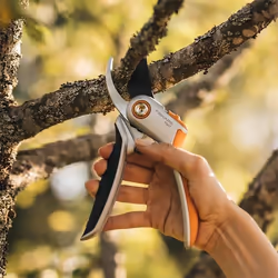 Fiskars Plus P531 cesoia da potatura Bypass Nero, Arancione - Vista aggiuntiva 4