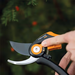 Fiskars SmartFit P68 cesoia da potatura Bypass Nero, Arancione