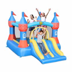 Nuova versione del TOP SELLER Castello, arricchito da un doppio scivolo, nuovi colori, superficie per saltare, e reti di prot ...