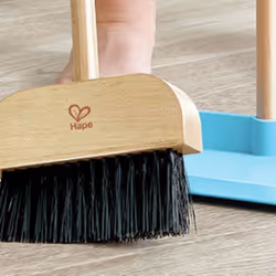 Hape Clean Up Broom Set - Vista aggiuntiva 6