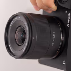 VILTROX AF 9mm F2.8 Air MILC Obiettivo con messa a fuoco fissa Nero - Vista aggiuntiva 3