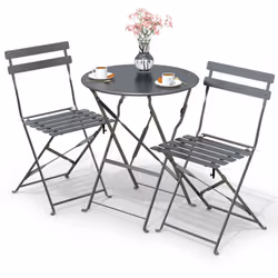 VANTAGGI Set completo di 3 pezzi Pieghevole e resistente Facile pulizia e nessun montaggio Uso versatile DESCRIZIONE Il tavol ...