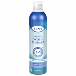 Tena Wash Mousse è una schiuma 3-in-1 specifica per detergere, rigenerare e proteggere anche le pelli più delicate.