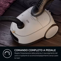 AEG Aspirapolvere con sacco serie 6000 AB61H6SW, Elevata Filtrazione, Potente 850W, 3.5L Capacità Sacchetto, Aspirapolvere a traino, Bianco - Vista aggiuntiva 4