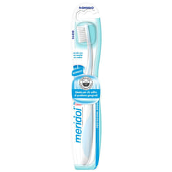 Meridol® Spazzolino Protezione Gengive Morbid 1 pz da denti
