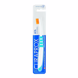 Curaprox Ata Spazzolino è progettato per prevenire lesioni o infiammazioni gengivali grazie alle sue setole ultra morbide. Co ...