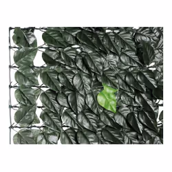 Schermatura totale composta da: foglie di lauro in tessuto plastificato colore verde scuro - Sostenute da una rete in plastic ...