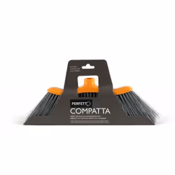 Scopa per interni con filato molto sporgente per arrivare a pulire gli angoli più difficili. Manico non compreso nella confez ...