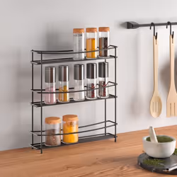 Utilizzate il portaspezie a 3 livelli Kumino della Metaltex per tenere erbe e spezie fresche, in ordine e pronte per l'uso. L ...