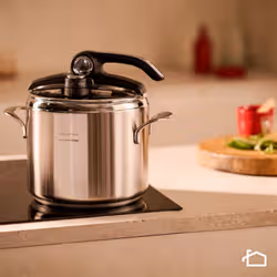 Lagostina 8910000183 Diva, Pentola a pressione, Acciaio inox, induzione e gas, accessori inclusi, cm. 24,L. 9 - Vista aggiuntiva 6
