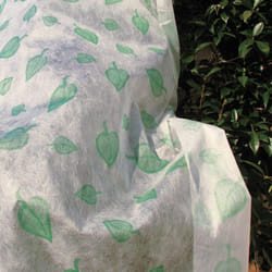 Ortoclima Decò, Velo Protettivo per Piante, Peso 30 g/m², 1,60x10 m Decorazioni di Foglie Verdi, Tessuto Non Tessuto Invernale, Bianco/Verde - Tenax