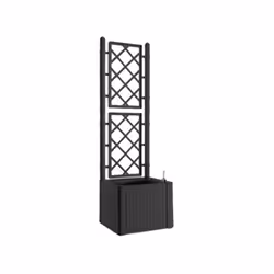 Fioriera con struttura plastica resistente colore antracite. Dimensioni cm 43x43 h 142. Decoro design simil rattan. Spalliera ...
