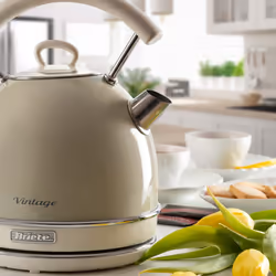 Ariete 2877 Bollitore elettrico 1,7 Litri di Design - Infusi, tè e tisane - Autospegnimento - 2000 Watt - Acciaio Inox - Linea Vintage - Beige - Vista aggiuntiva 6