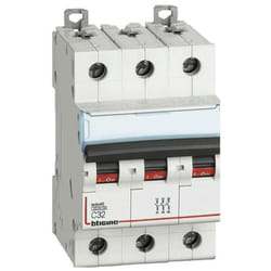 Bticino - magnetotermico 3 poli 32A curva c 4,5kA FA83C32