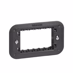 Supporto Bticino Living Now 3 moduli fornito con valva di protezione