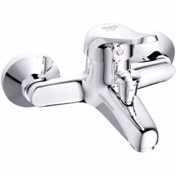 Il miscelatore per vasca Serie Emmy è una soluzione di alta qualità per bagni eleganti. Con una larghezza di 17,5 cm, un inte ...
