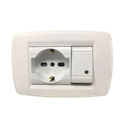 Poly Pool Placca Premontata - Bianco - Serie Evolution, colore Bianco