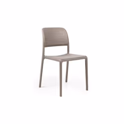 La Sedia Bora Bistrot di Nardi è la soluzione perfetta per il tuo arredamento outdoor, sia che si tratti di un giardino che d ...