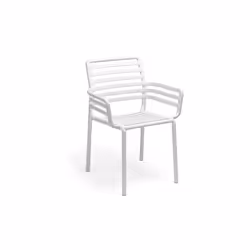 Un inno alla leggerezza e alla semplicità, la Sedia Doga Armchair Nardi è la soluzione ideale per arredare i tuoi spazi all'a ...
