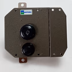 Mottura serratura ad applicare destra da 60mm con scrocco per porte legno e ferro - Vista aggiuntiva 3