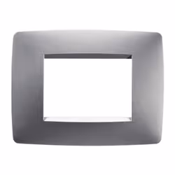 Placca ONE Gewiss Chorus, 3 moduli, colore titanio. Da applicare sul supporto 16803. Caratteristiche: Serie Gewiss Chorus Pla ...