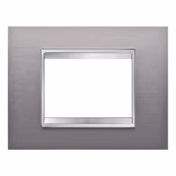 Placca LUX Gewiss Chorus, 3 moduli, colore inox spazzolato. Da applicare sul supporto 16803. Caratteristiche: Serie Gewiss Ch ...