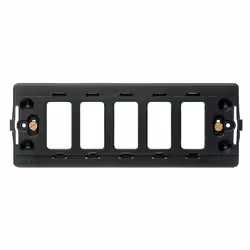 Supporto Bticino Magic 5 posti (moduli), realizzato in resina, per scatole 505e e placche 505/5. Caratteristiche: Serie Btici ...